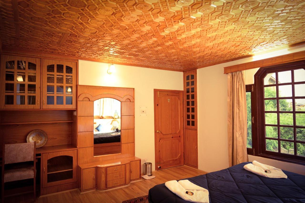 Hotel Peaceful Mornings Srinagar Extérieur photo