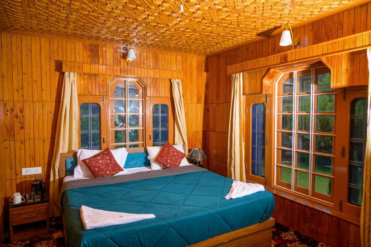 Hotel Peaceful Mornings Srinagar Extérieur photo